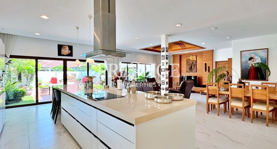 For sale 3 bedrooms house in Huay Yai, Pattaya