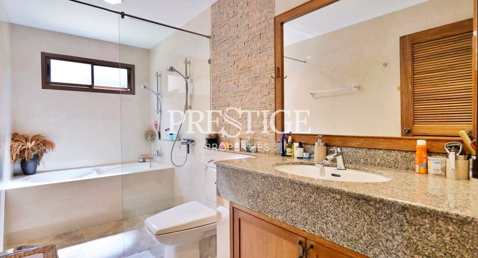 For sale 3 bedrooms house in Huay Yai, Pattaya