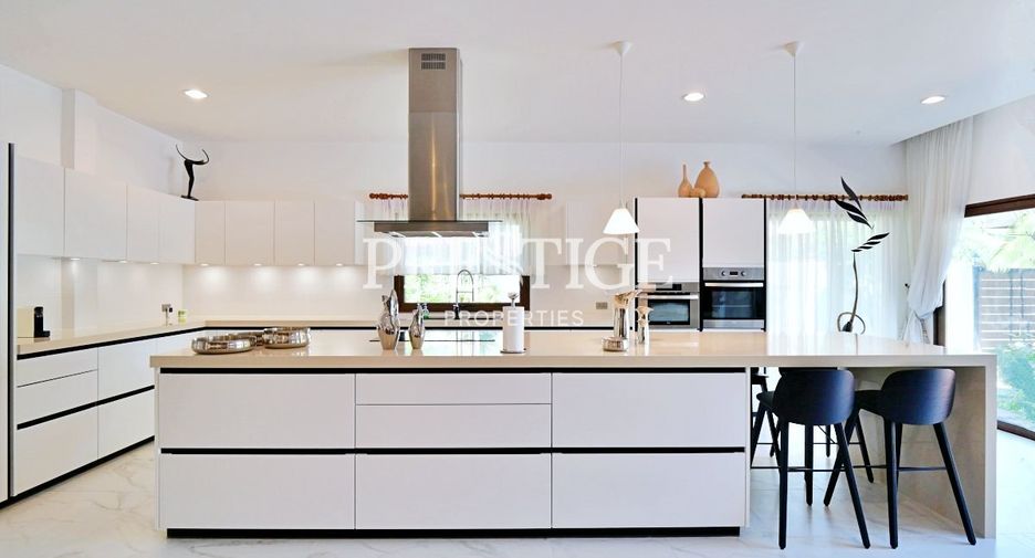 For sale 3 bedrooms house in Huay Yai, Pattaya