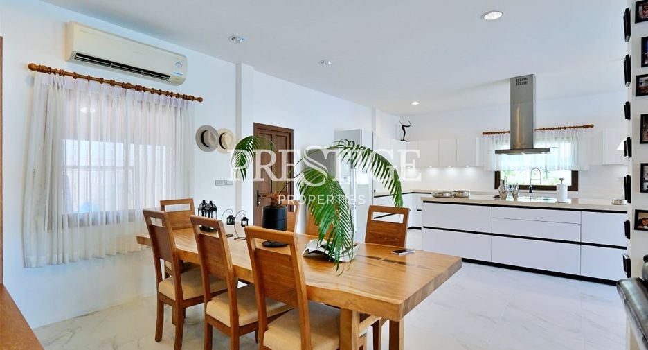For sale 3 bedrooms house in Huay Yai, Pattaya