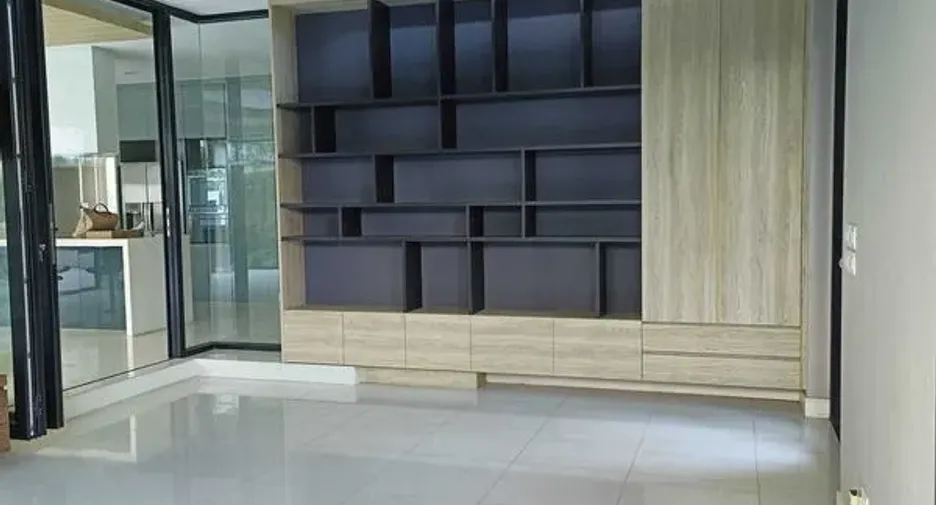 For rent and for sale 4 bedrooms house in Mueang Nonthaburi, Nonthaburi