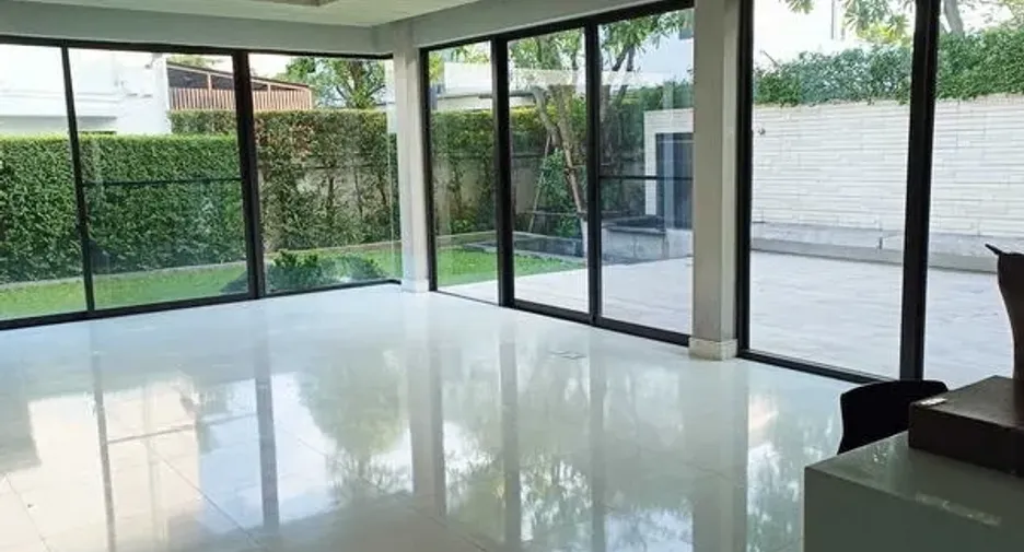 For rent and for sale 4 bedrooms house in Mueang Nonthaburi, Nonthaburi