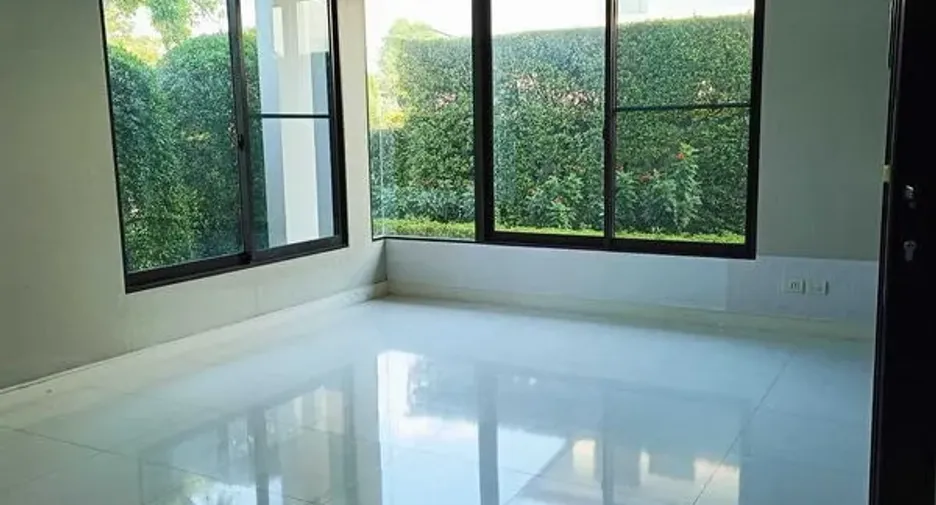 For rent and for sale 4 bedrooms house in Mueang Nonthaburi, Nonthaburi