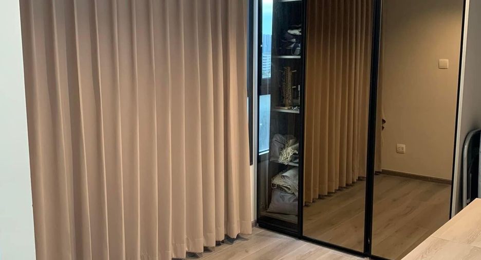 For sale 1 Beds condo in Phaya Thai, Bangkok