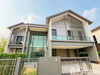 For sale 4 Beds house in Bangkok Noi, Bangkok