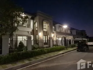 For sale 5 Beds house in Taling Chan, Bangkok