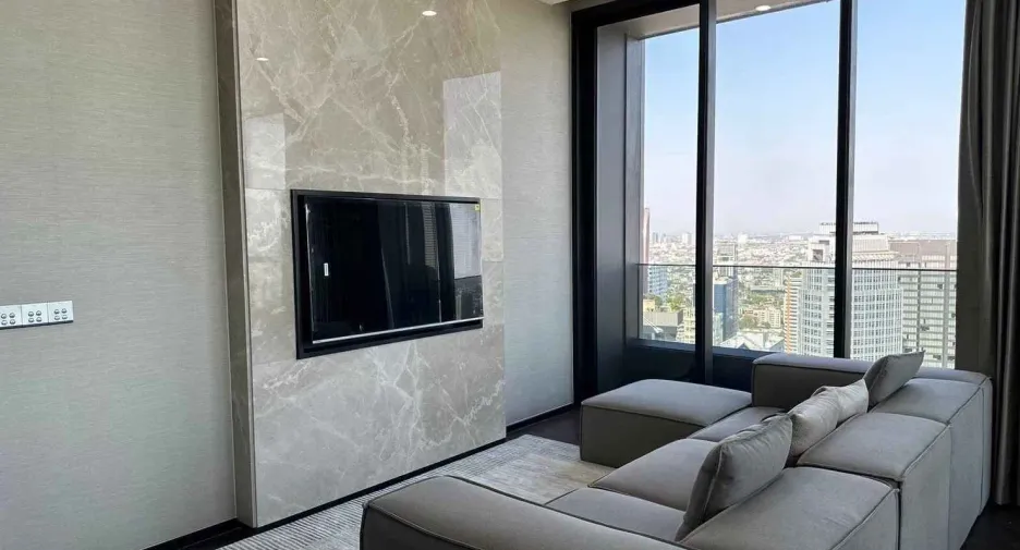 For rent 3 bed condo in Khlong Toei, Bangkok