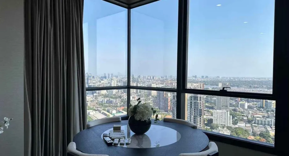 For rent 3 bed condo in Khlong Toei, Bangkok