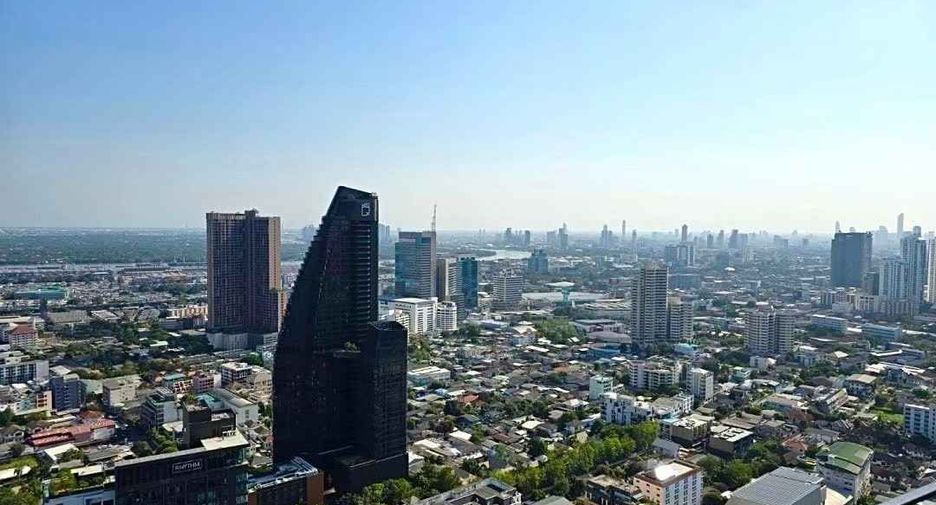 For rent 3 bed condo in Khlong Toei, Bangkok