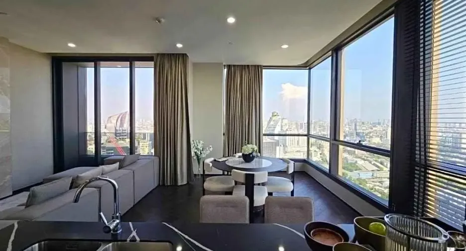 For rent 3 bed condo in Khlong Toei, Bangkok