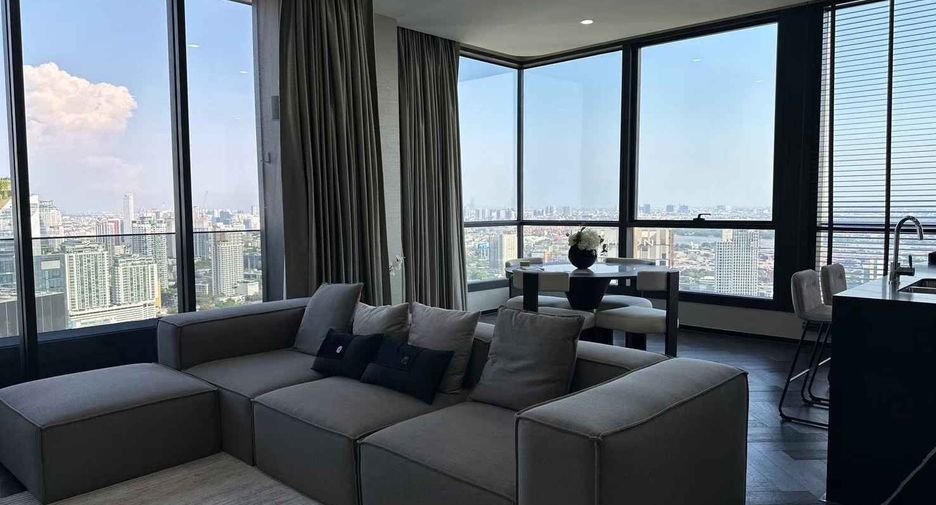 For rent 3 bed condo in Khlong Toei, Bangkok