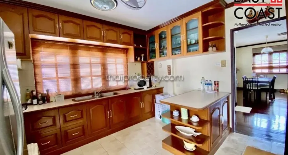 Продажа 3 спальни дом в Йомтиен, Паттайя