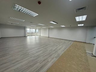 For rent 1 bed office in Huai Khwang, Bangkok