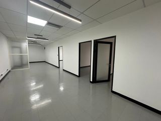 For rent 1 bed office in Huai Khwang, Bangkok