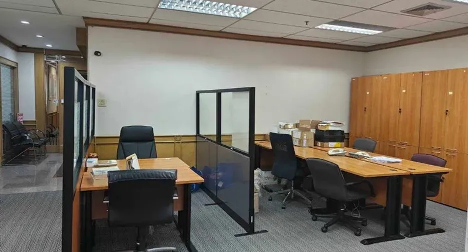 Oficina en alquiler en Din Daeng, Bangkok