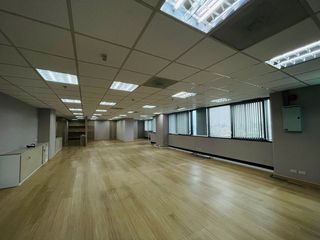 For rent 1 bed office in Huai Khwang, Bangkok