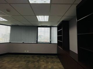 For rent 1 bed office in Huai Khwang, Bangkok