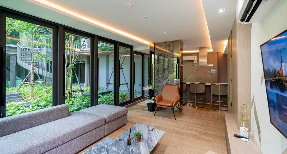 For rent 2 bed condo in Huai Khwang, Bangkok