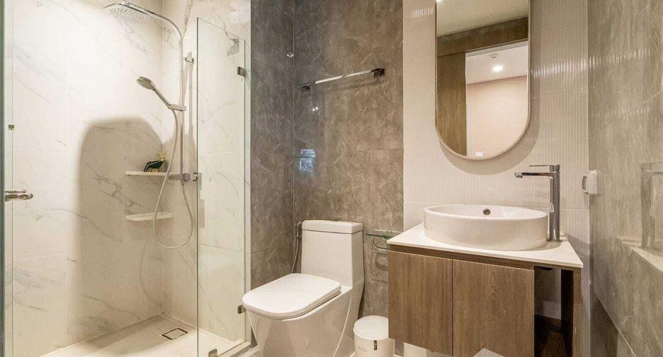 For rent 2 bed condo in Huai Khwang, Bangkok