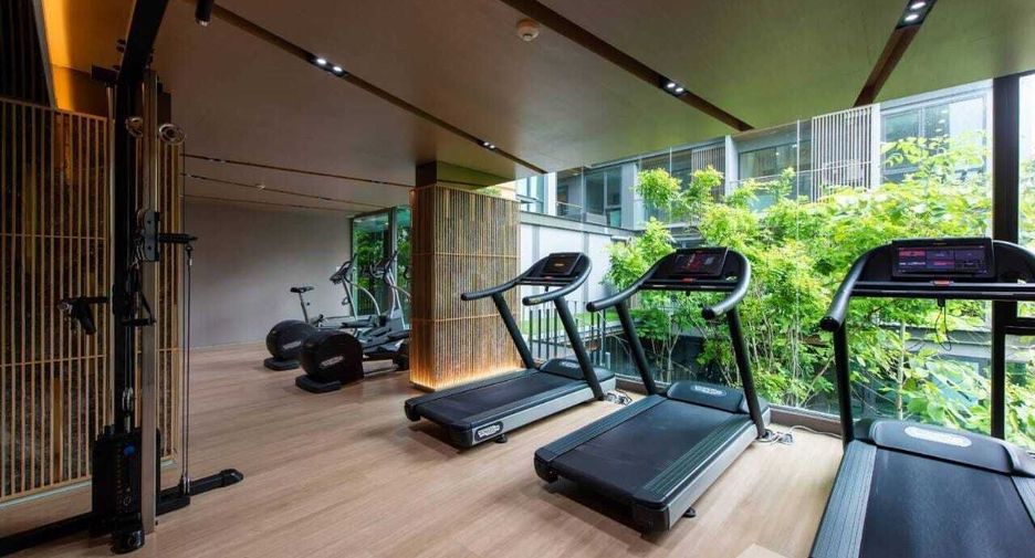 For rent 2 bed condo in Huai Khwang, Bangkok