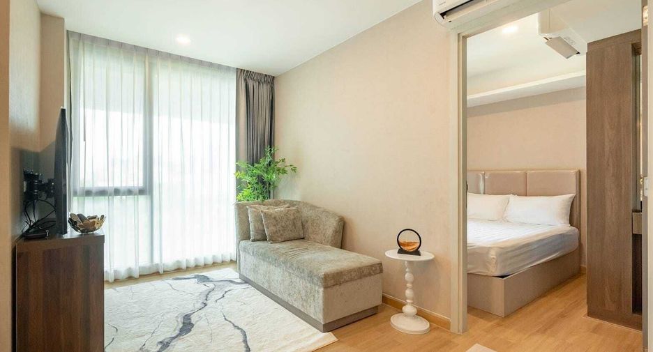 For rent 2 bed condo in Huai Khwang, Bangkok