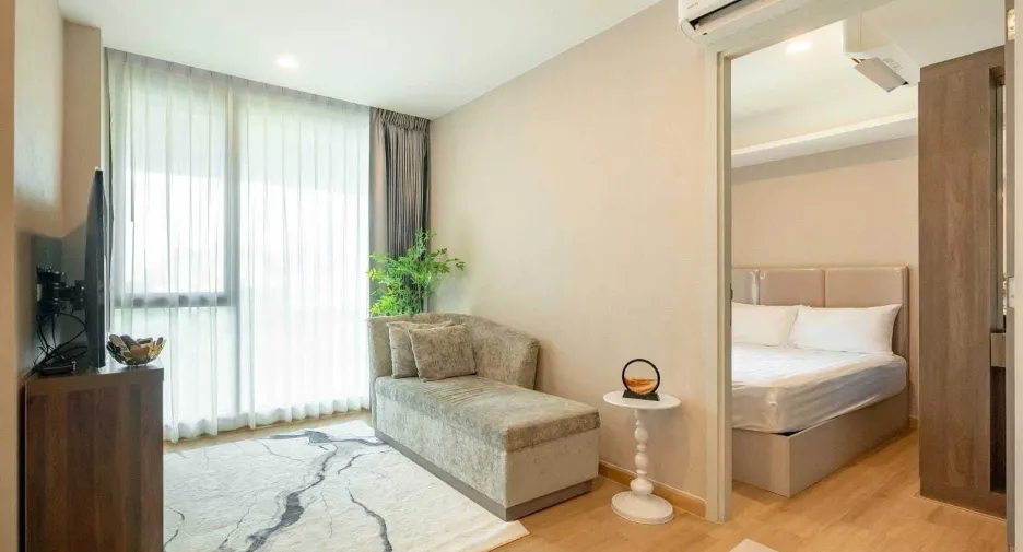 For rent 2 Beds condo in Huai Khwang, Bangkok