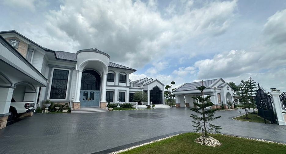 For sale 4 bed house in Sai Noi, Nonthaburi