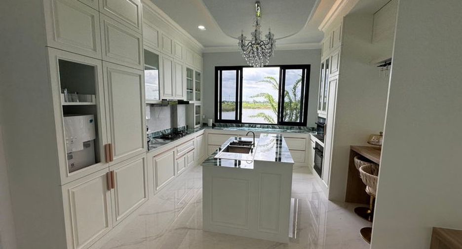 For sale 4 bed house in Sai Noi, Nonthaburi