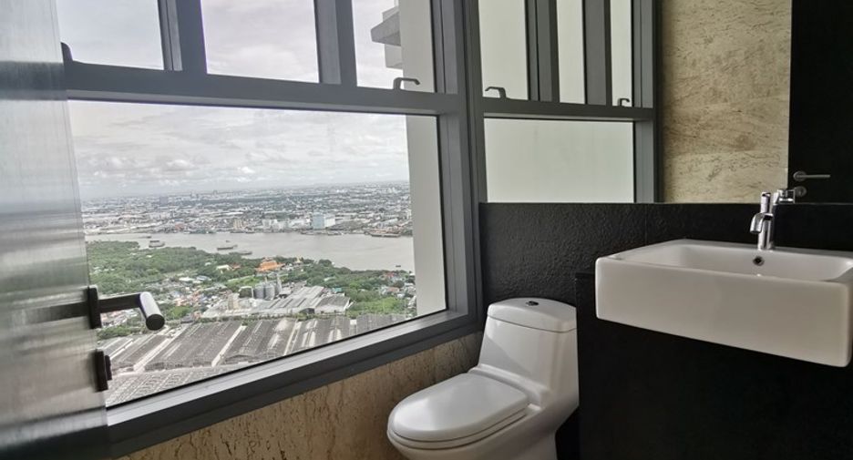 Condo en alquiler y en venta de 4 habitaciones en Yan Nawa, Bangkok