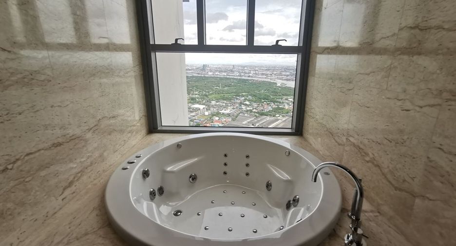 Condo en alquiler y en venta de 4 habitaciones en Yan Nawa, Bangkok