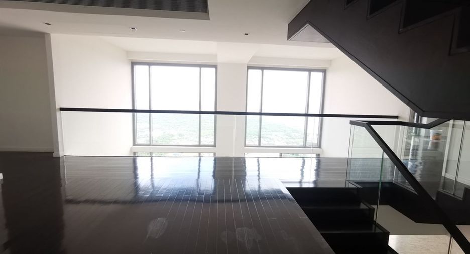Condo en alquiler y en venta de 4 habitaciones en Yan Nawa, Bangkok