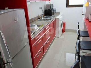 Casa adosada en alquiler y en venta de 5 habitaciones en Si Racha, Chonburi