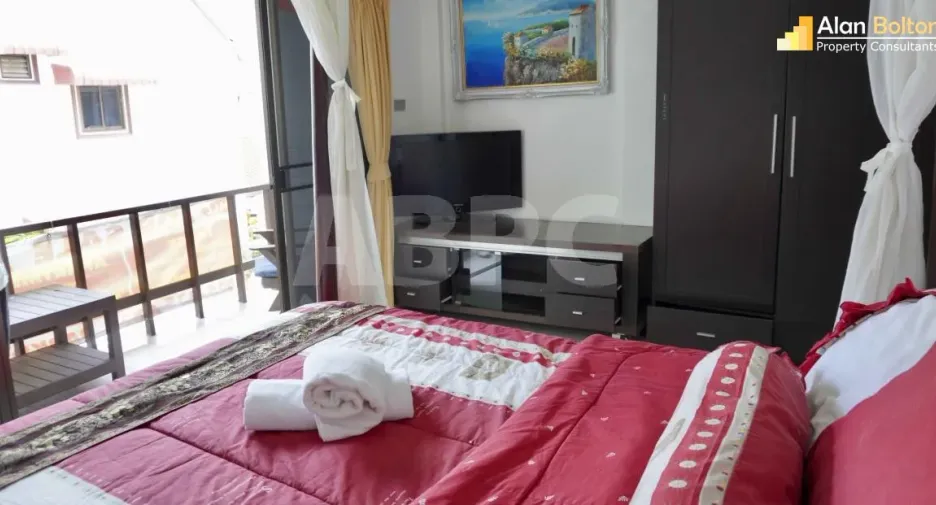 For rent and for sale 5 bedrooms townhouse in Si Racha, Chonburi