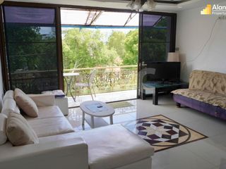 Casa adosada en alquiler y en venta de 5 habitaciones en Si Racha, Chonburi