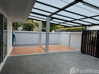 For sale 5 Beds house in Khlong Toei, Bangkok