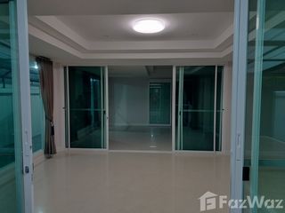 For sale 5 Beds house in Khlong Toei, Bangkok