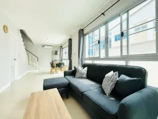 For sale 3 bed townhouse in Hua Hin, Prachuap Khiri Khan