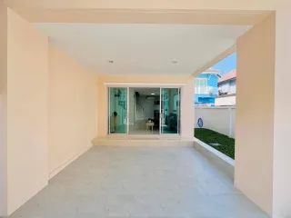 For sale 3 bed townhouse in Hua Hin, Prachuap Khiri Khan