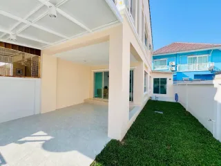 For sale 3 bed townhouse in Hua Hin, Prachuap Khiri Khan