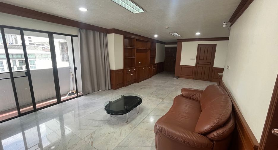 À vendre 3 chambres condo à Watthana, Bangkok