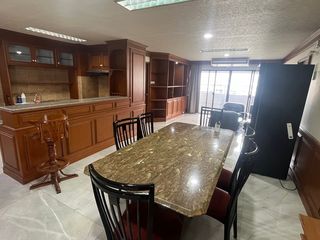 À vendre 3 chambres condo à Watthana, Bangkok