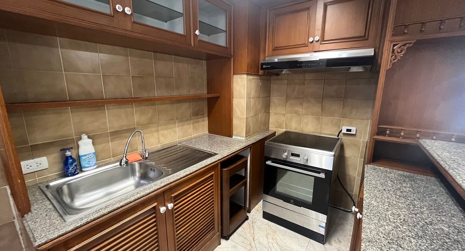 À vendre 3 chambres condo à Watthana, Bangkok