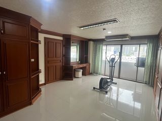 À vendre 3 chambres condo à Watthana, Bangkok