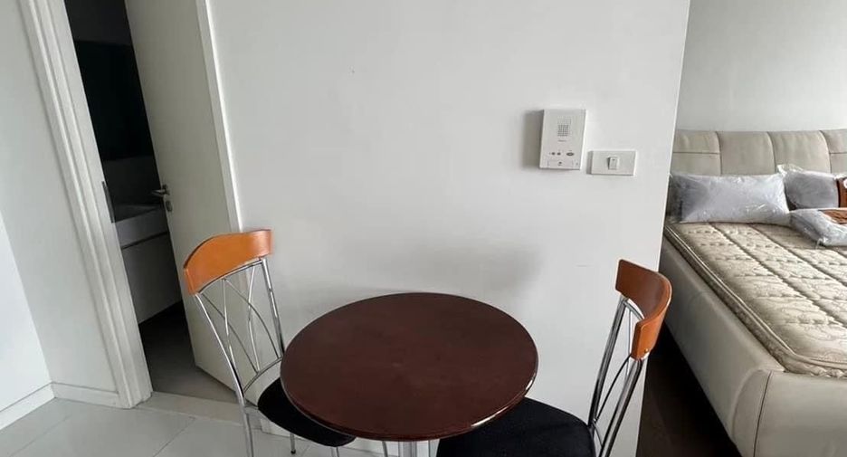 For rent studio condo in Sathon, Bangkok