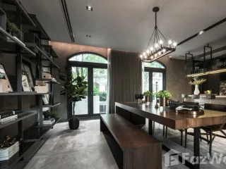 For sale 3 bed townhouse in Phaya Thai, Bangkok