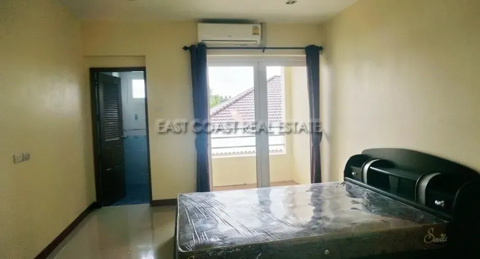 For rent and for sale 4 bedrooms house in Bang Lamung, Chonburi