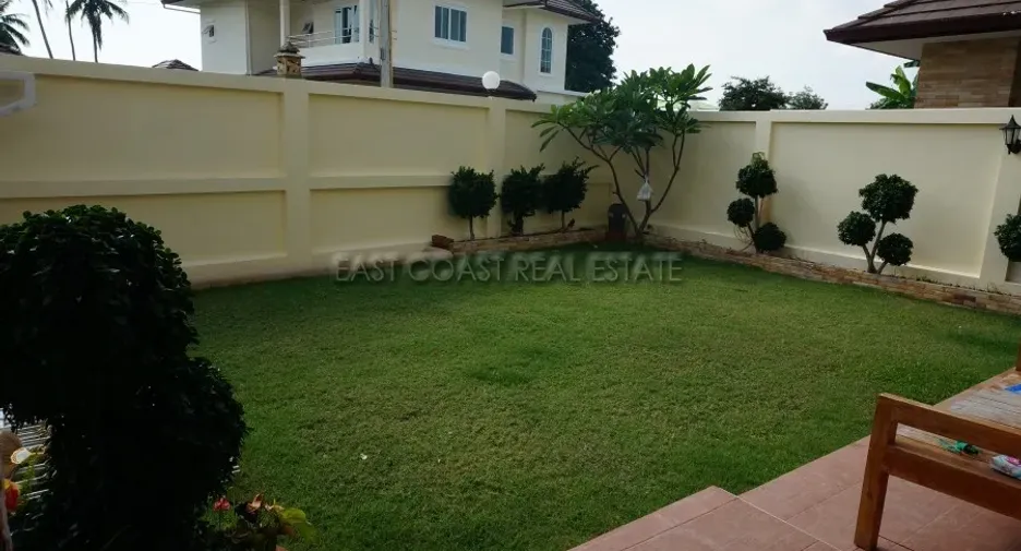 For rent and for sale 4 bedrooms house in Bang Lamung, Chonburi