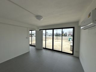For sale そして for rent 1 Beds office in Bang Na, Bangkok