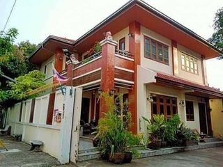 For sale 3 Beds house in Phra Khanong, Bangkok