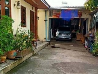 For sale 3 Beds house in Phra Khanong, Bangkok